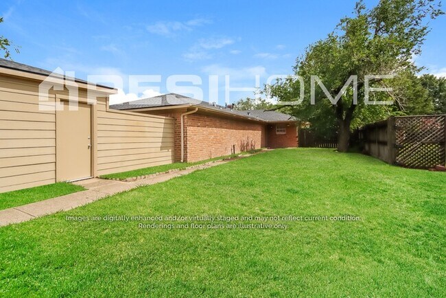 Building Photo - 14003 Apple Dr