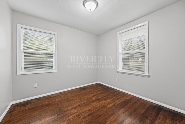 Building Photo - Berclair Beauty: Newly Renovated 3 Bed, 2 Full Bath Gem in 38122! PRICE DROP!!!!