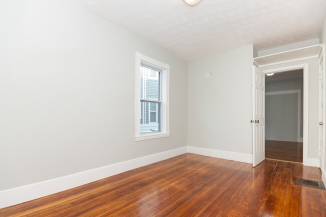Building Photo - 35 Torrey St