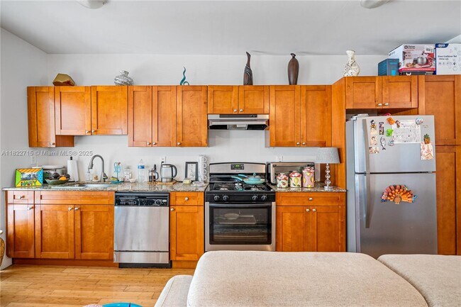 Building Photo - 7950 Tatum Waterway Dr