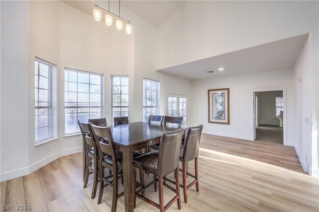 Building Photo - 5152 Forest Oaks Dr