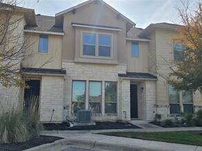 Building Photo - 13800 Lyndhurst St