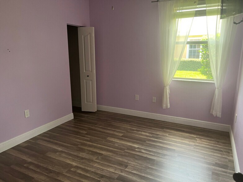 Building Photo - 5406 Sandy Shell Dr