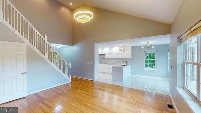 Building Photo - 202 Lakeside Loop