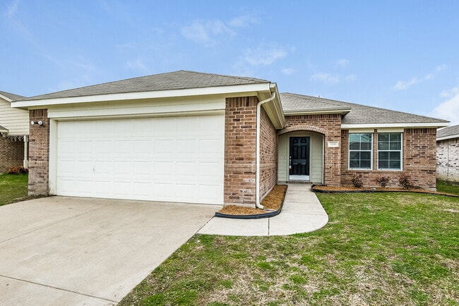 Building Photo - 3301 Royal Crest Dr