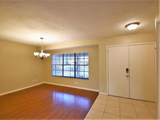 Building Photo - 3906 Sabal Palm Ct