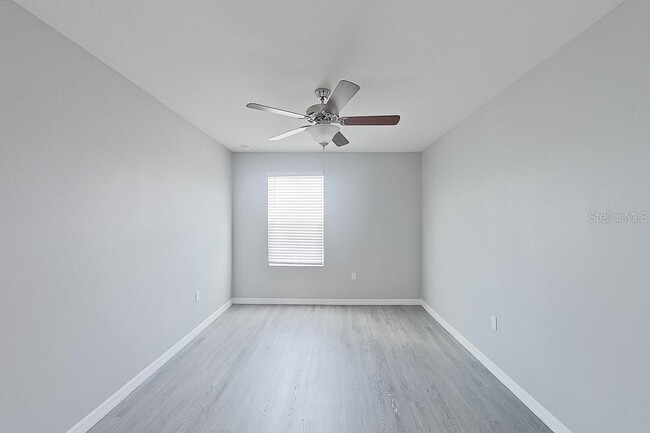 Building Photo - 8716 SW 44th Ct