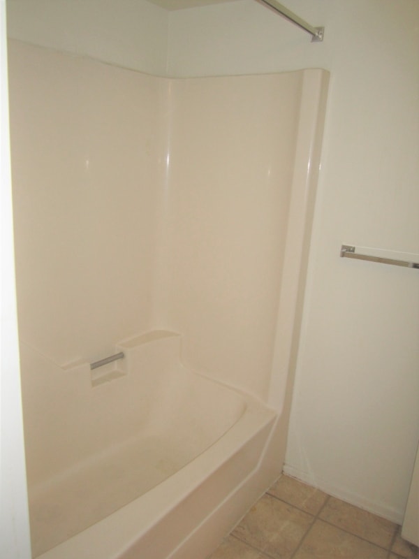 Building Photo - 2419 Beechwood Blvd