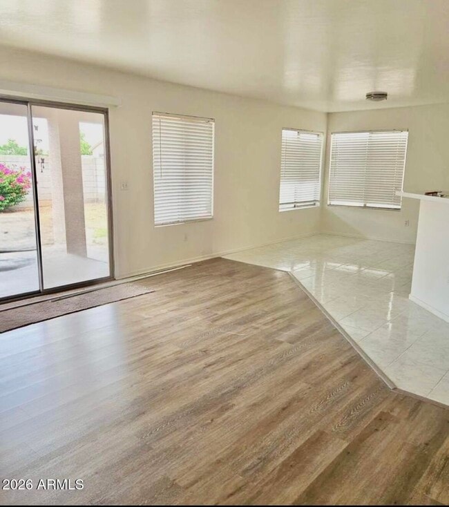 Building Photo - 2040 E Behrend Dr