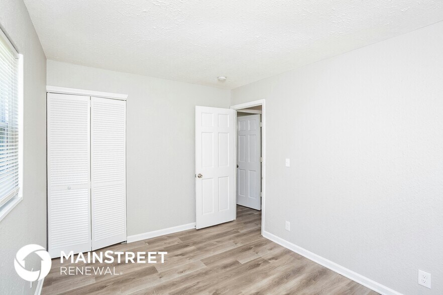 Building Photo - 9920 Montery Rd