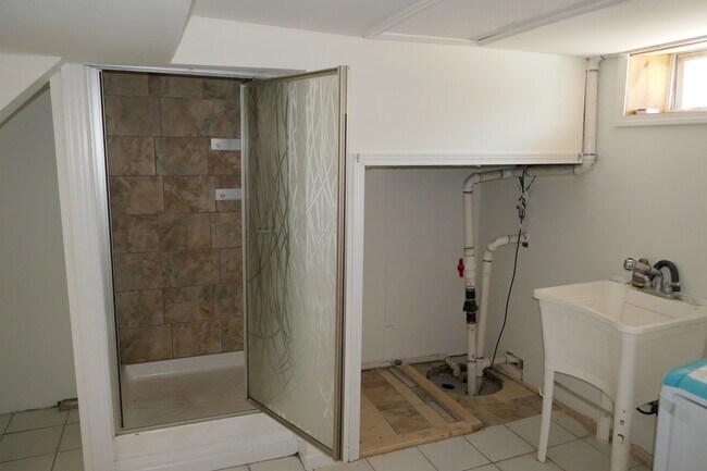 Building Photo - 5 E Judith Ann Dr