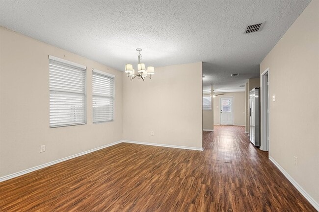 Building Photo - 3516 Clydesdale Dr