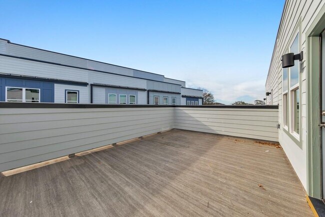 Building Photo - 515 Motivation Cir NW