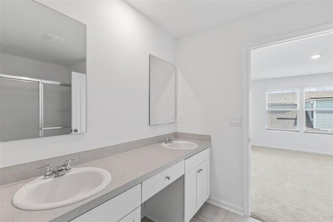 Building Photo - 516 Redbud Rd