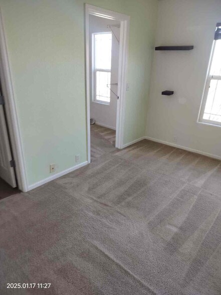Building Photo - 2217 Falkirk Dr