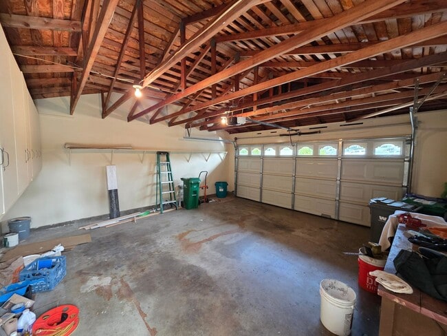 Building Photo - Single story 3 bedroom duplex right off El Camino Golf Course in the heart of Oceanside, recently...