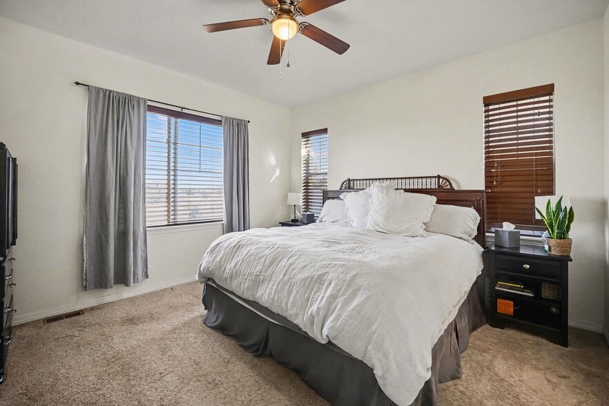 Building Photo - 470 Grenville Cir