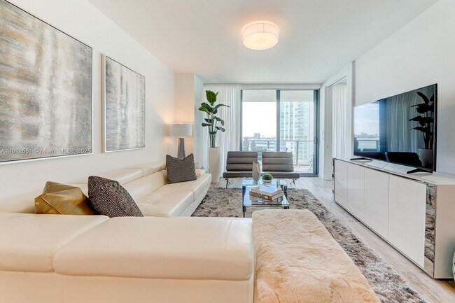 Building Photo - 650 NE 32nd St