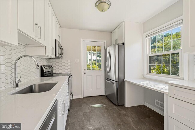 Building Photo - 4107 Mitscher Ct