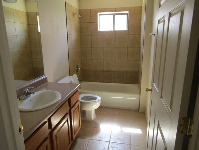 Building Photo - 3603 Los Encinos