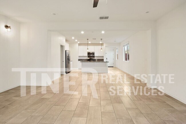 Building Photo - 3719 Edington Dr