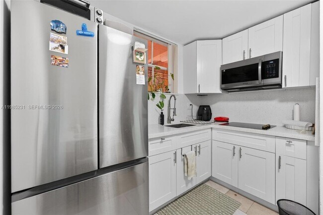 Building Photo - 199 SW 12th Ave