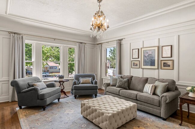 Building Photo - All-Utilities-Included Studio in Historic Bristol Manor | Pet Friendly