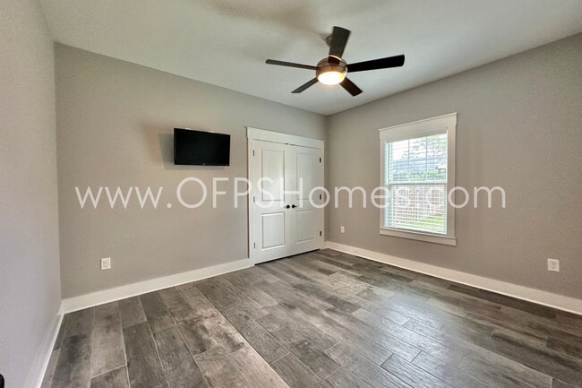 Building Photo - AVAILABLE! Modern 4BR Home - Beach & Base Proximity