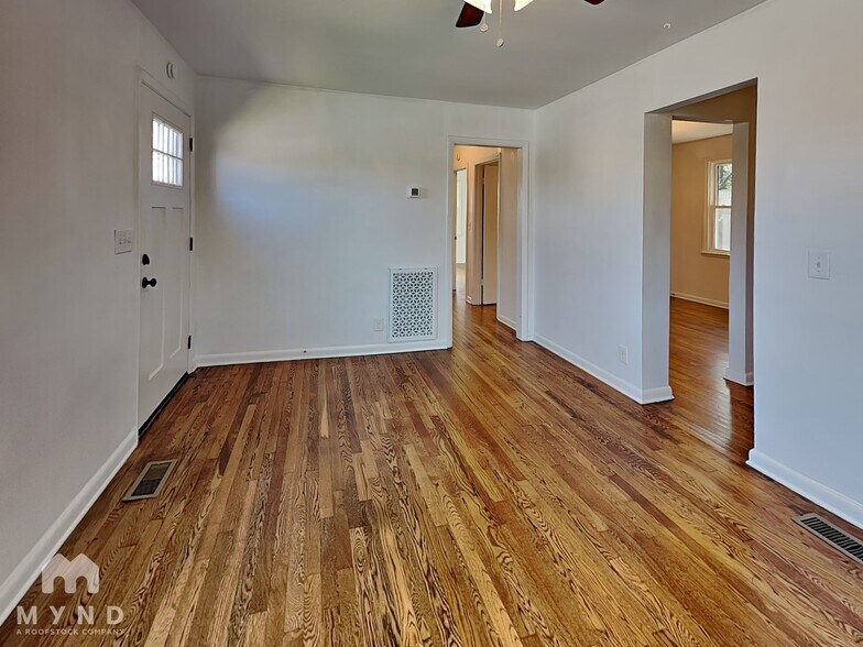 Building Photo - 1317 Davidson St