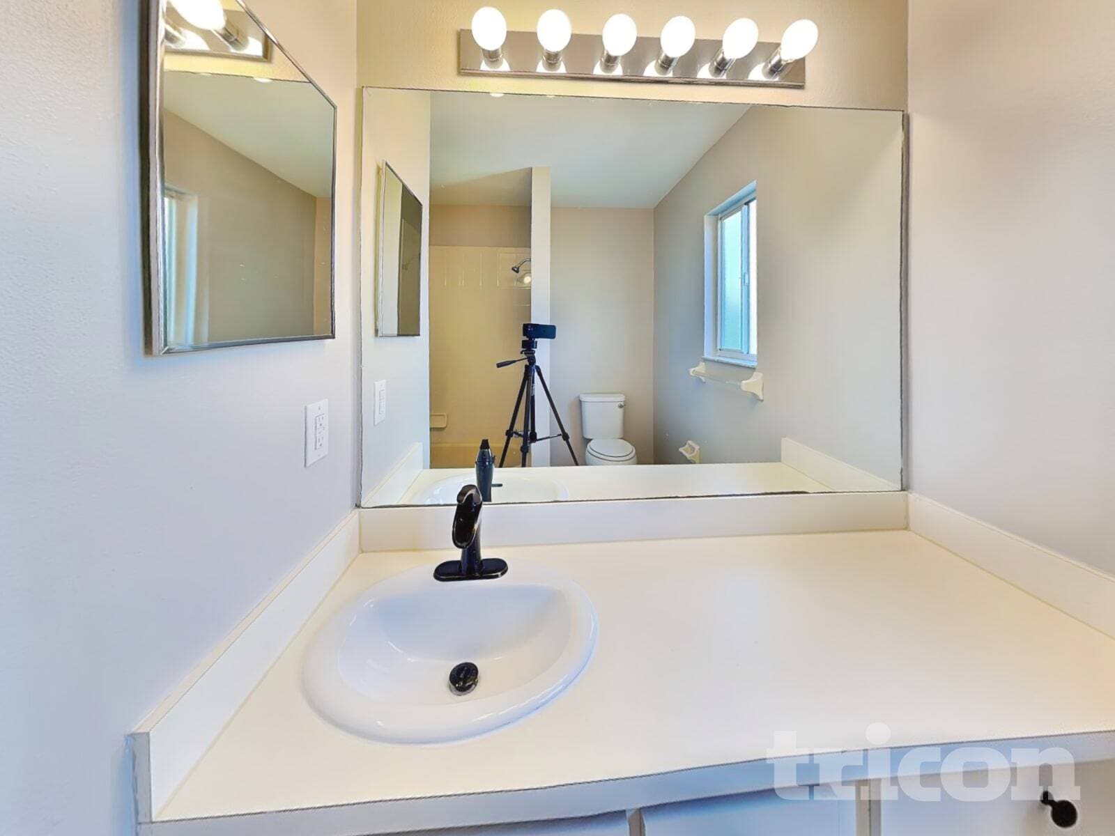 Building Photo - 28534 Tall Grass Dr