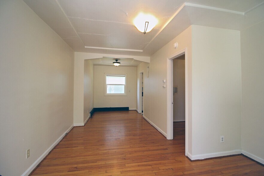 Building Photo - 3507 SW 11th Ave