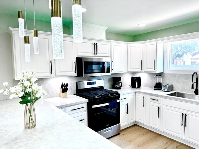 Building Photo - 13824 Powers Rd