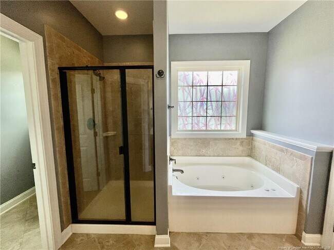 Building Photo - 4033 Hunting Path Dr