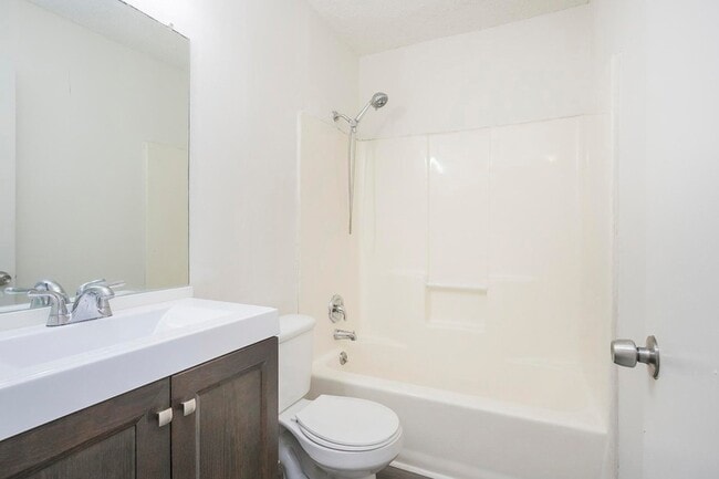 Building Photo - 1517 Meadow Bend Dr