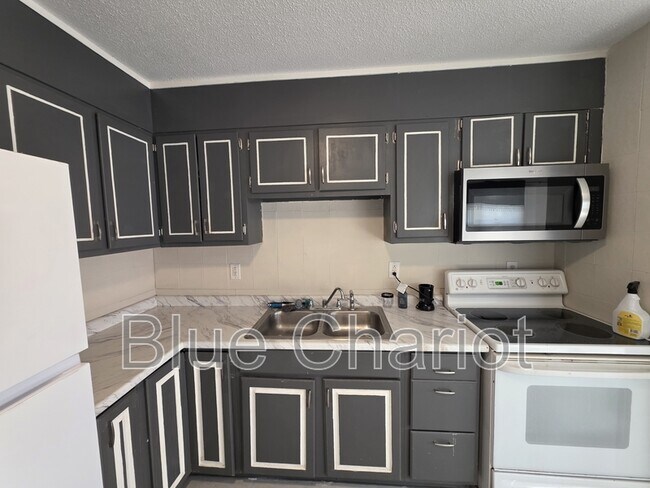 Building Photo - 2313 Fitzgerald Ave
