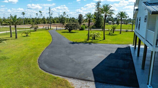 Building Photo - 7211 Bay Crest Rd