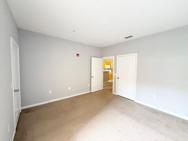 Building Photo - 8848 Villa View Cir