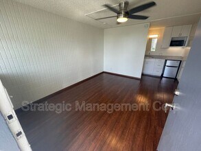 Building Photo - 1301 Lusitana St