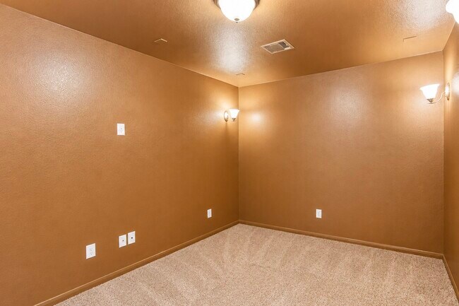 Building Photo - 3303 Belmont River Ln