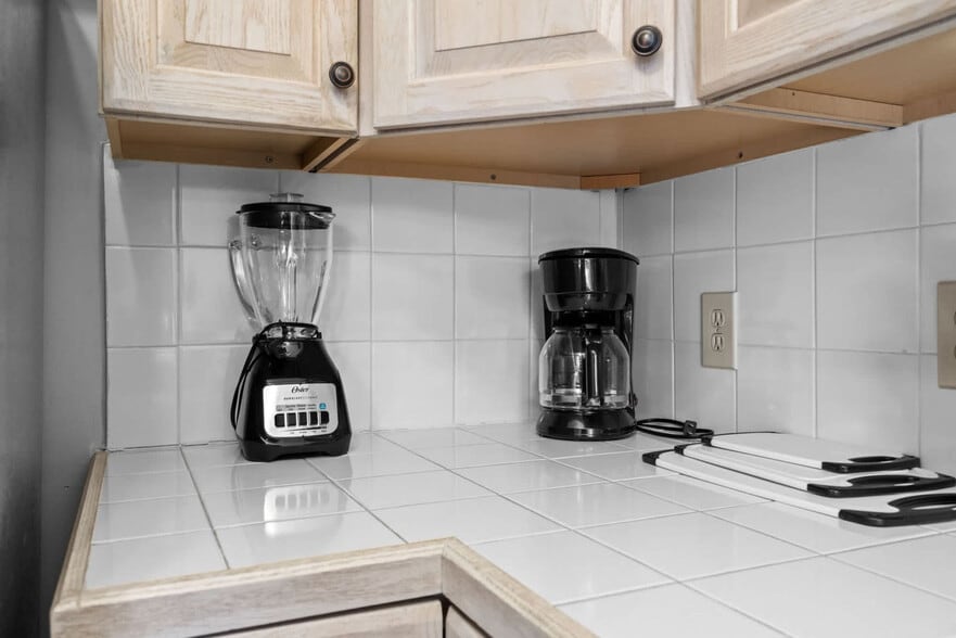 Building Photo - 505 Plantation Dr