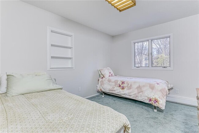 Building Photo - 9 Cloverdale Ln