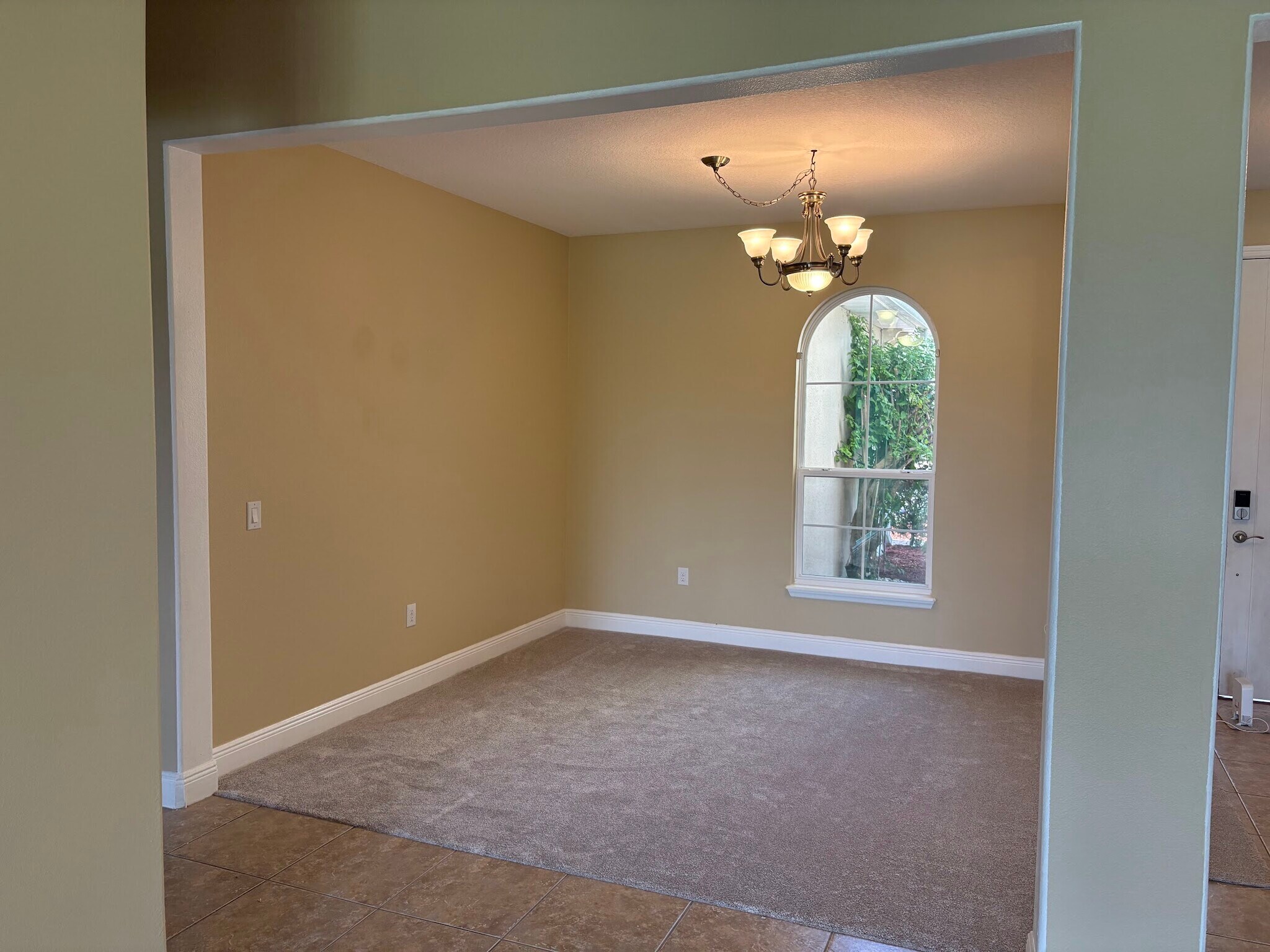 Building Photo - 3700 Paradiso Cir