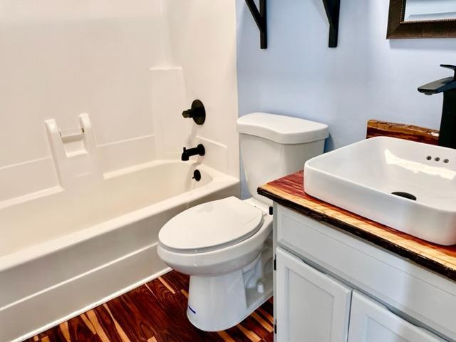 Building Photo - 1025 Plantation Dr W