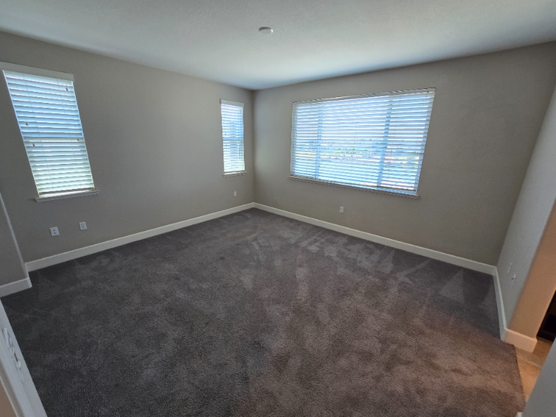 Building Photo - 18025 Amador Dr