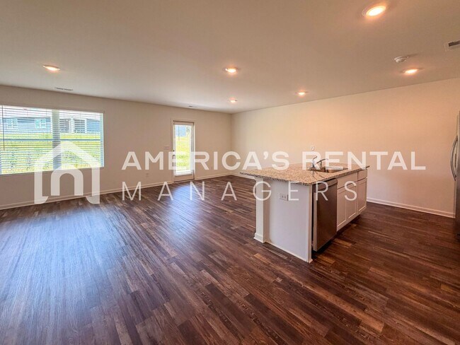 Building Photo - 305 Pne Rdg Dr