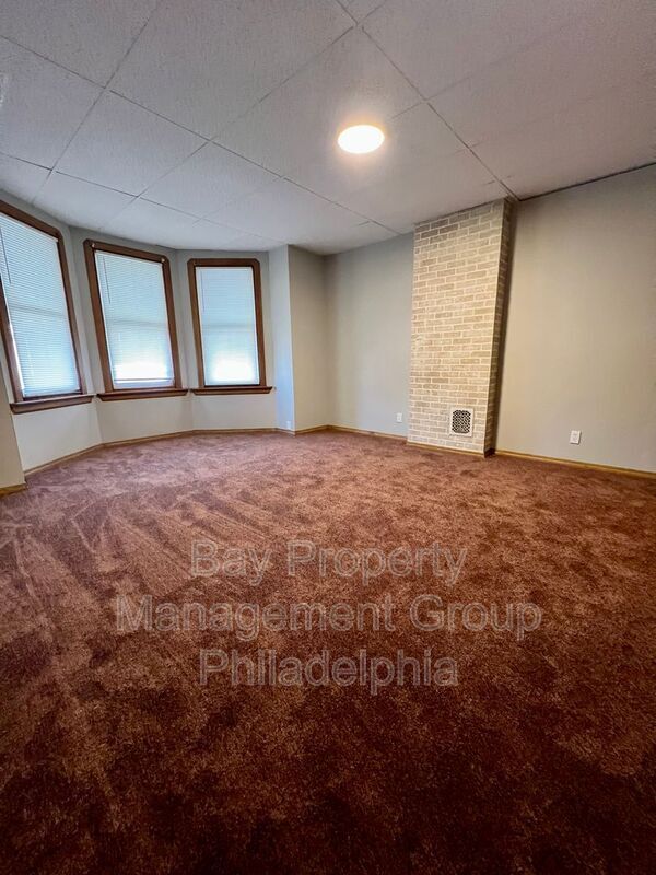 Building Photo - 502 Buttonwood St