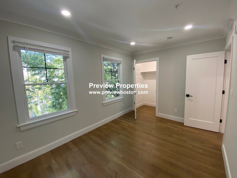 Primary Photo - 14 Lopez Ave