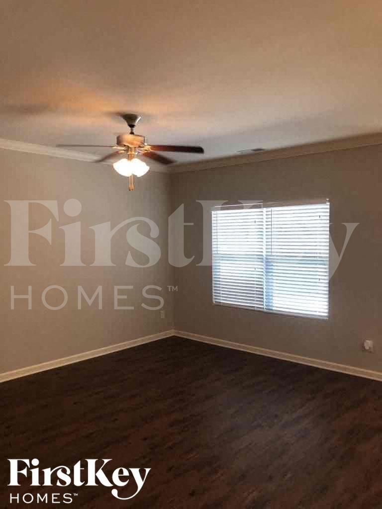 Building Photo - 5037 Bella Ct