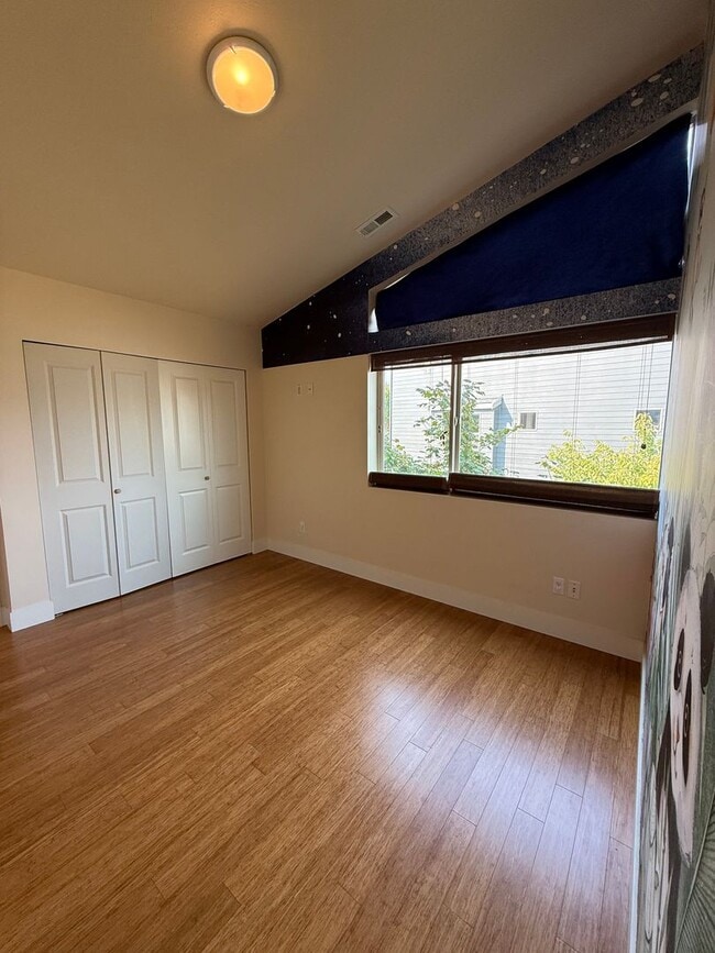 Building Photo - Stylish & Updated Home – 3BR/2.5BA, AC, Ne...