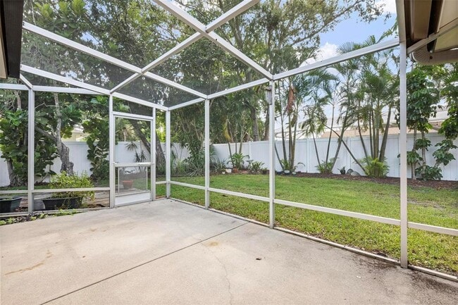 Building Photo - 1804 Oak View Dr